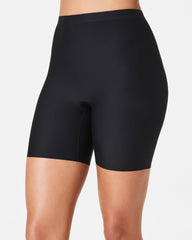 SPANXsupersmooth™ Essential Mid-Thigh Short | Very Black