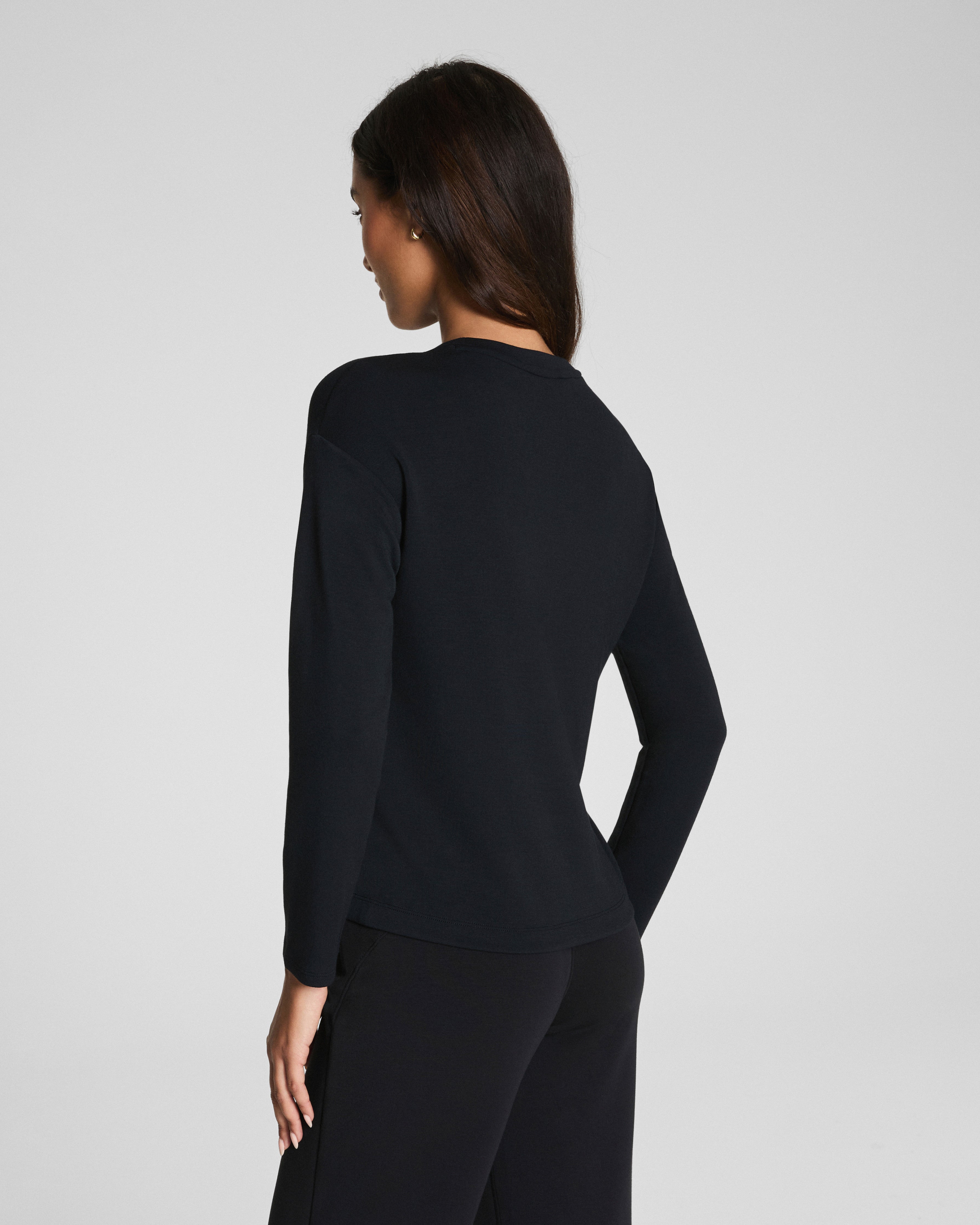 SPANX AirEssentials® Relaxed Long Sleeve Top | Very Black
