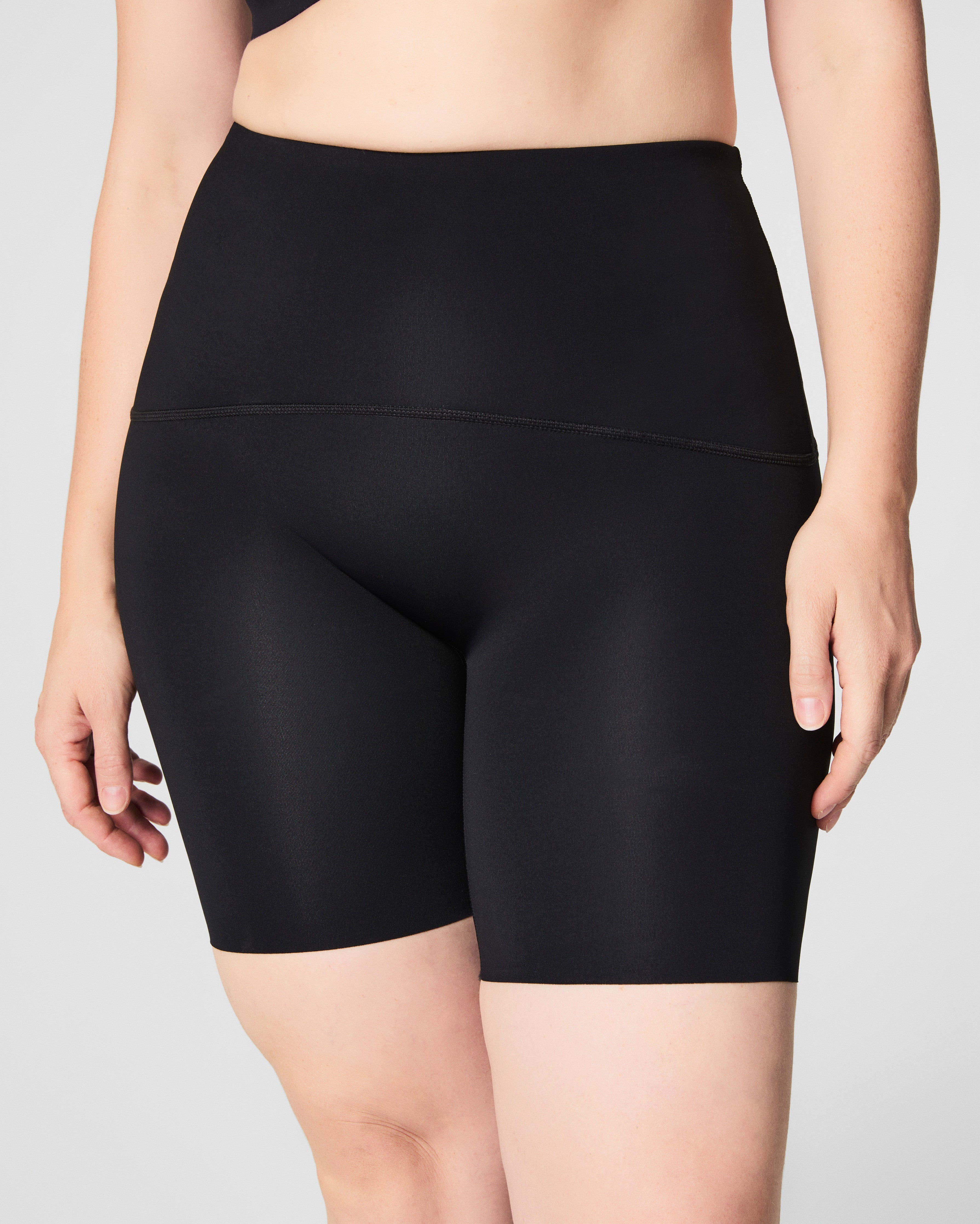 SPANXshape™ Booty Boost® Bike Short 8" | Very Black
