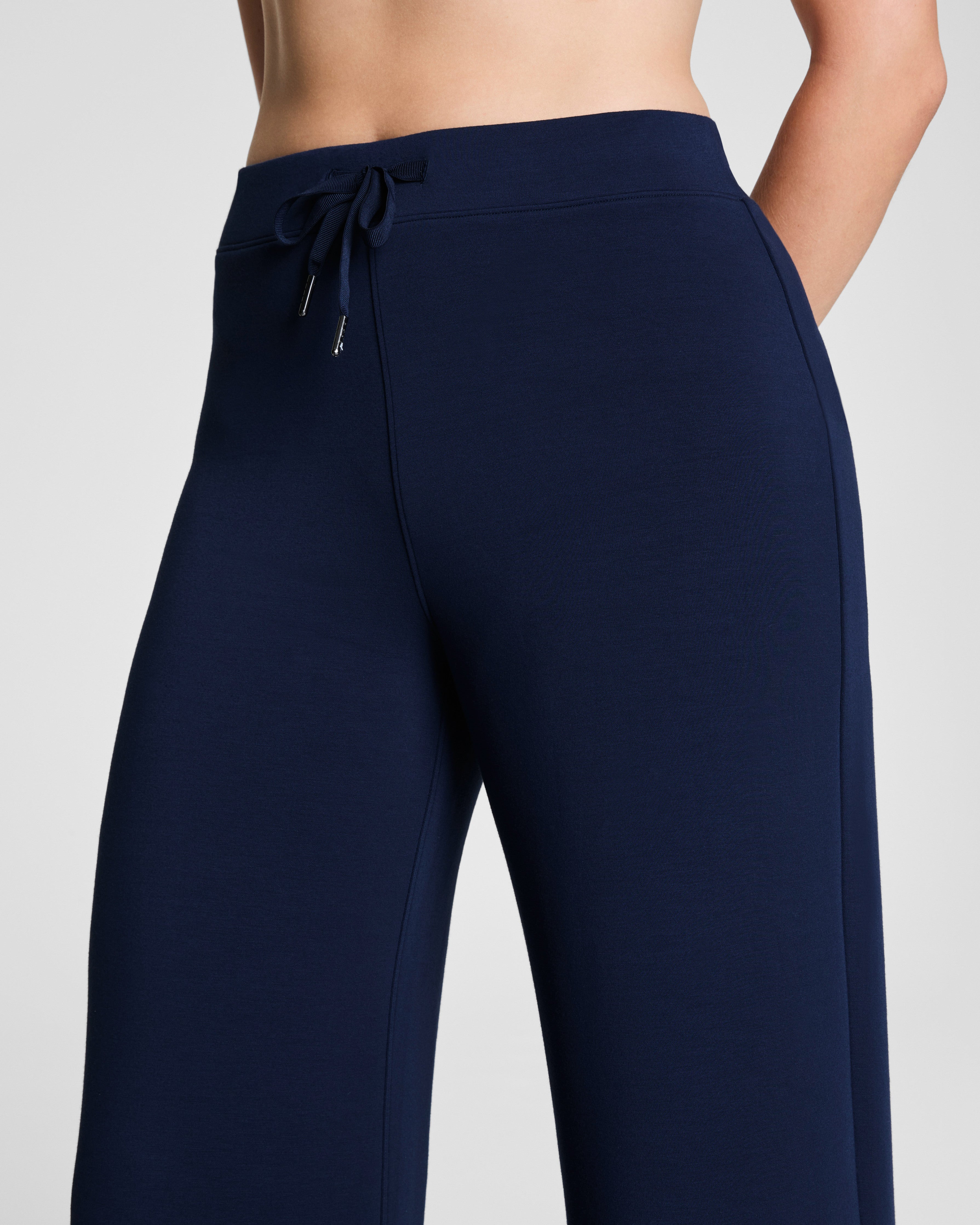 SPANX AirEssentials® Wide Leg Pant | Timeless Navy