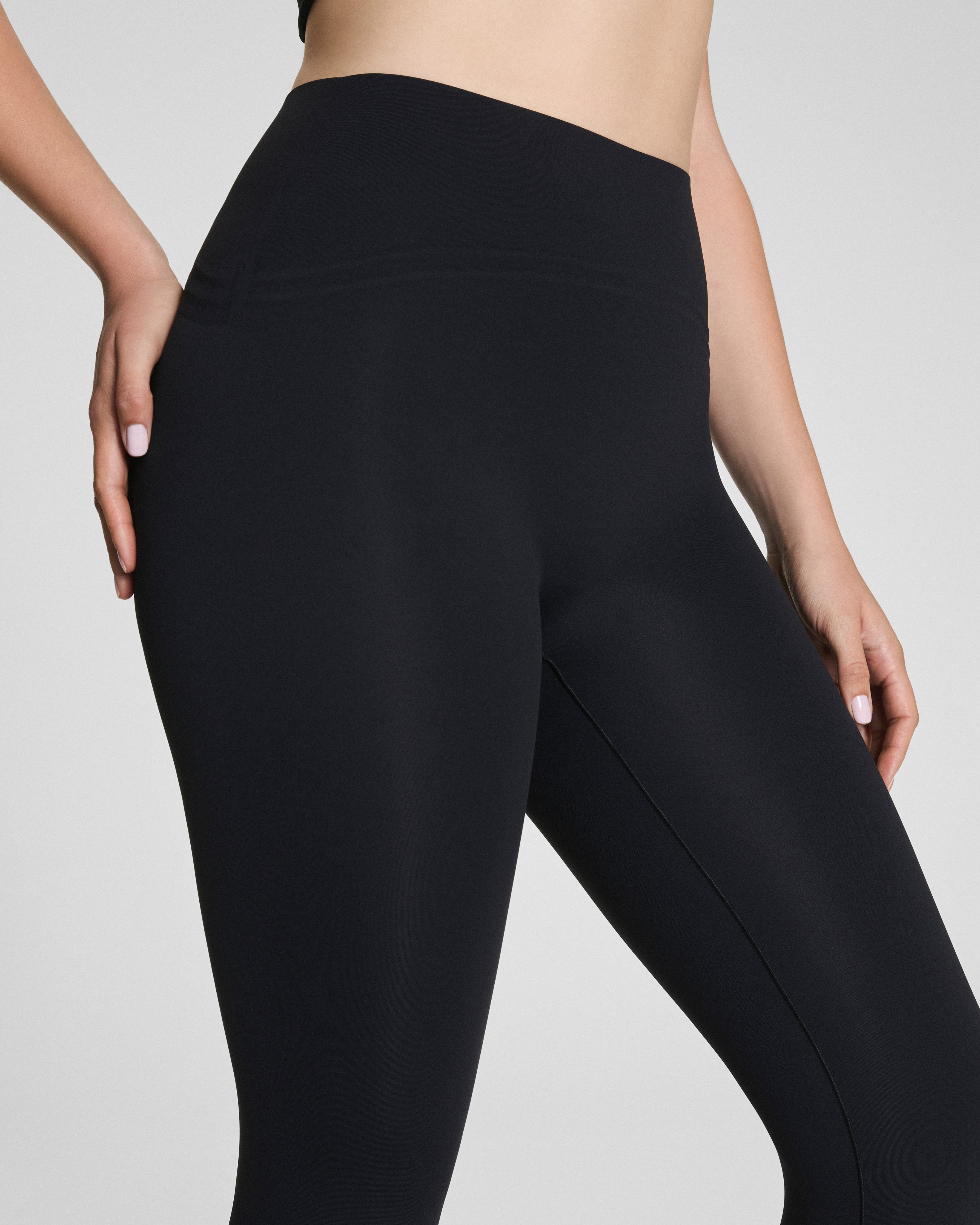 SPANXshape™ Booty Boost® Contour 7/8 Leggings | Very Black