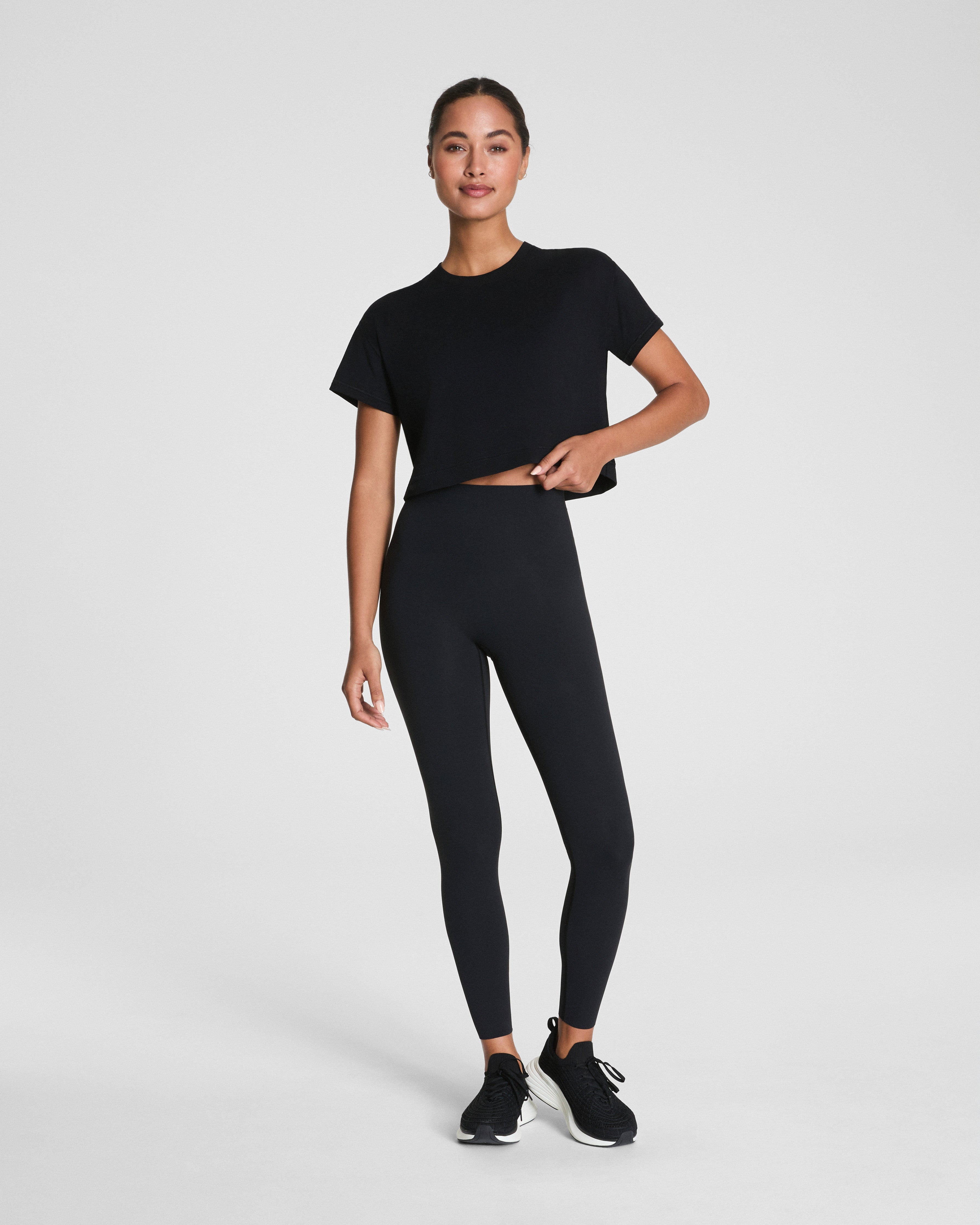 SPANX® Outpace Cropped Tee | Very Black